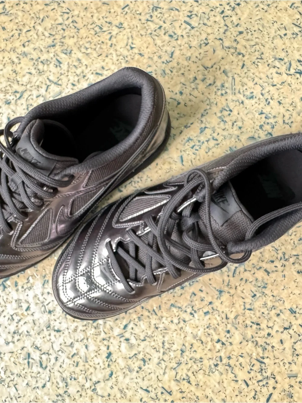 Nike Gato LV8 